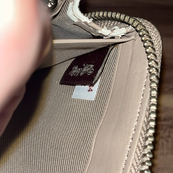 COACH LEATHER ACCORDIAN ZIP WALLET - Picture 16 of 16